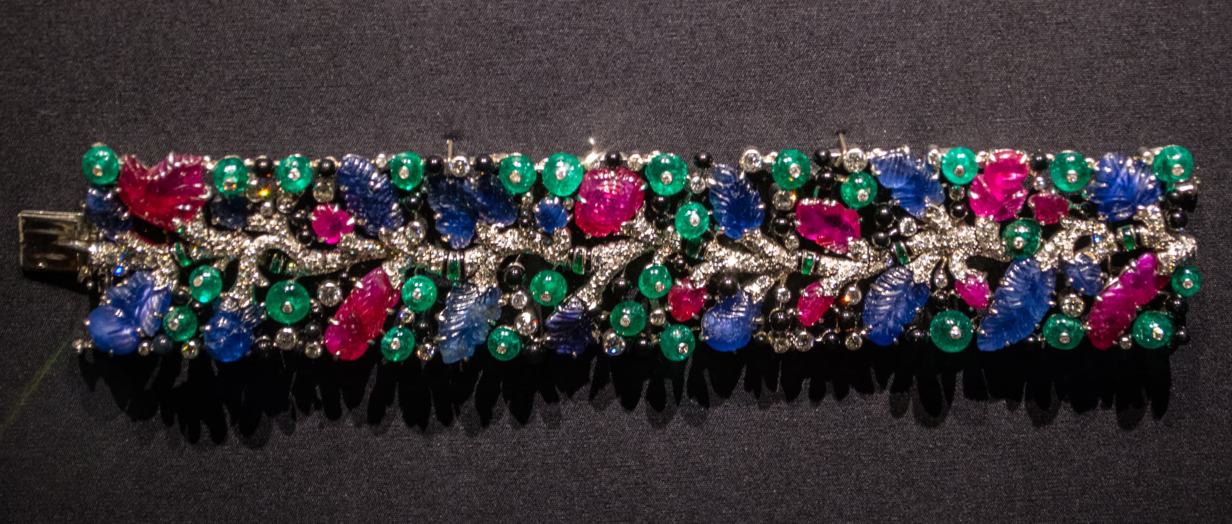 European High Jewellery color breakthroughs