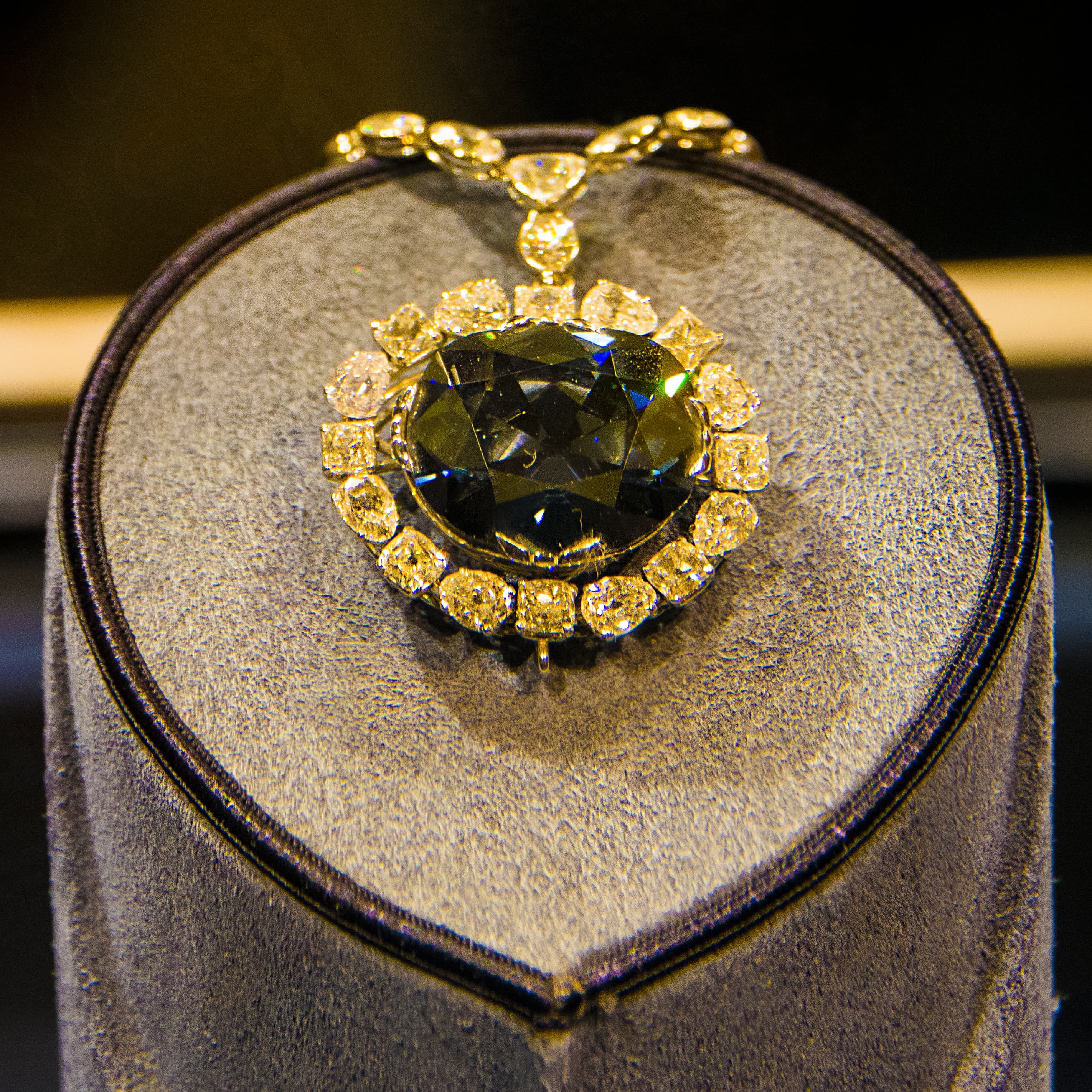 The Hope Diamond setting
