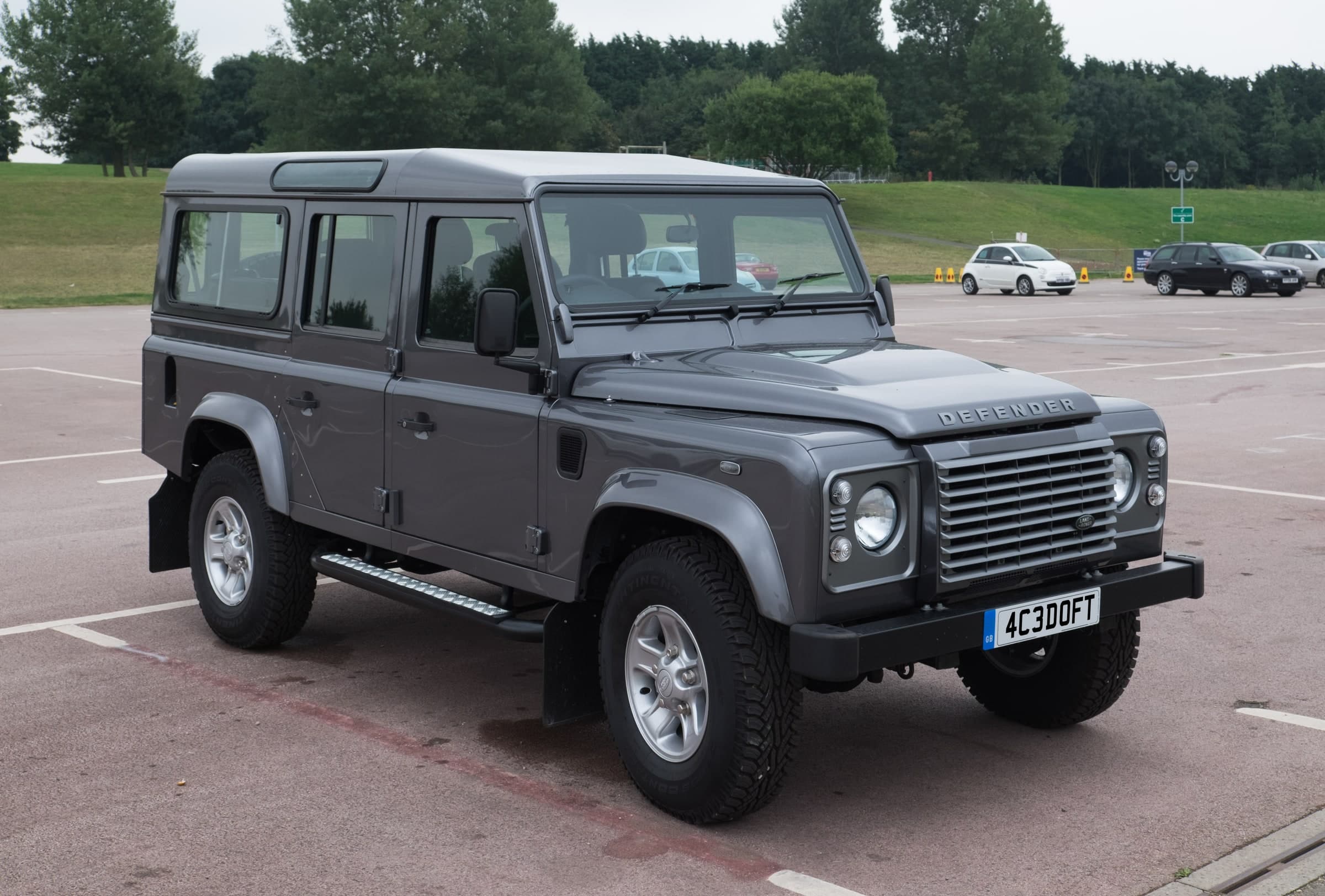 Land Rover Defender 110 Station Wagon Expedition